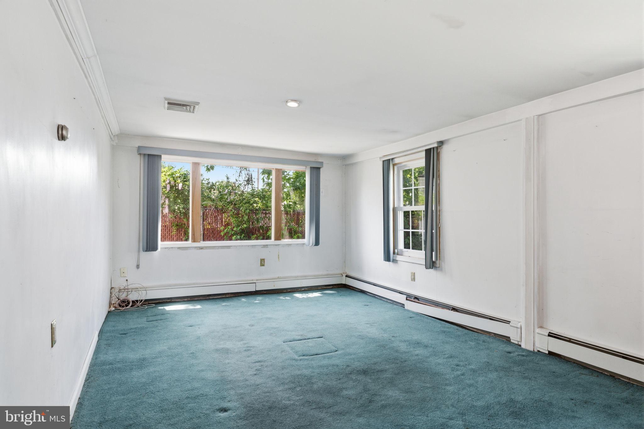 21 Iris Road Levittown, PA 19057 - Photo 15 of 32 Family Room