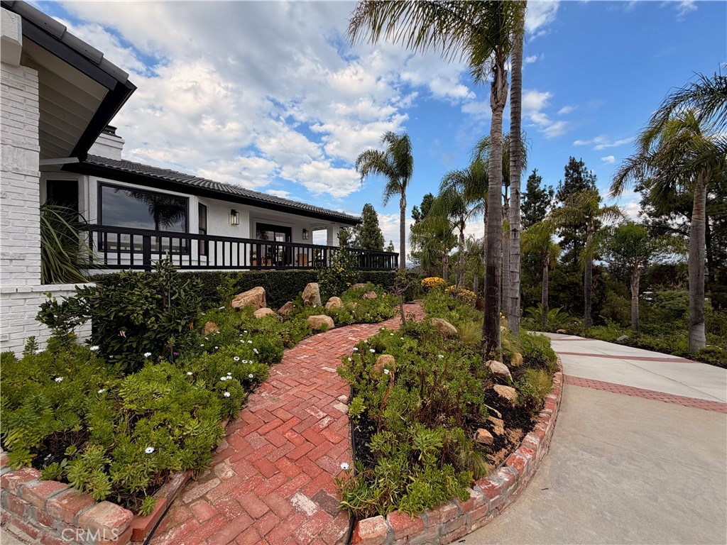 1677 South Hill Avenue Fallbrook, CA 92028 - Photo 3 of 74