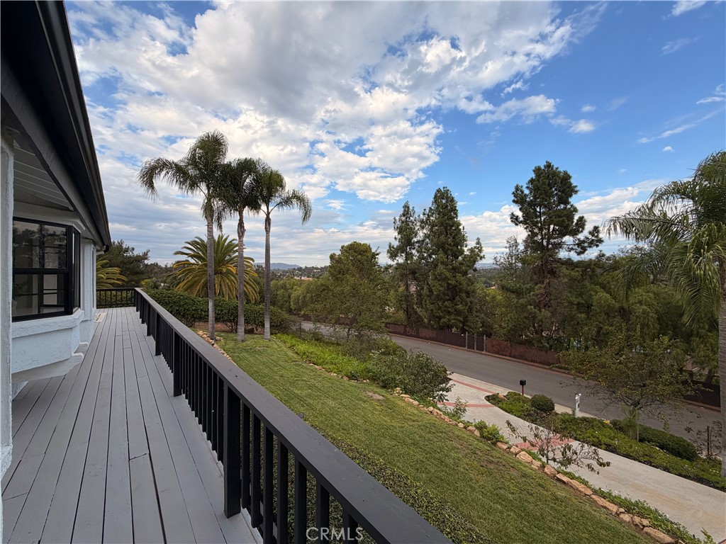 1677 South Hill Avenue Fallbrook, CA 92028 - Photo 74 of 74 Wrap around deck in front of house