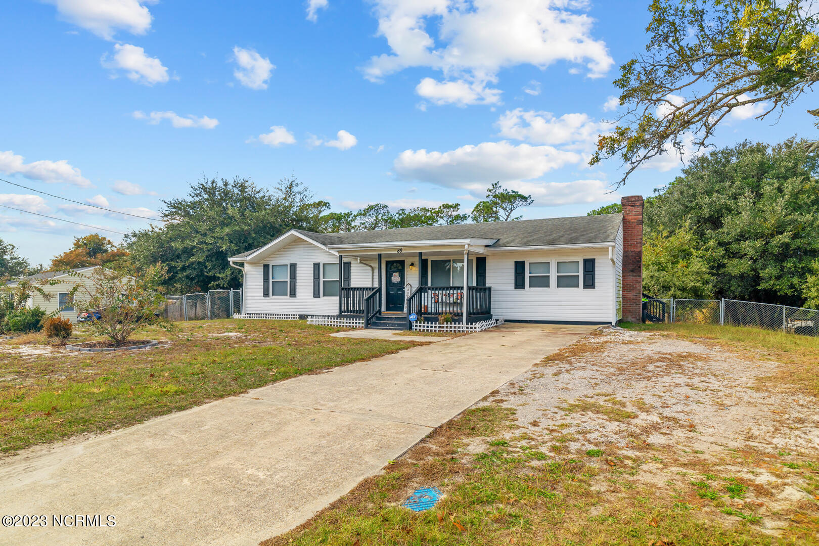 88 Crown Point Road Hubert, NC 28539 - Photo 3 of 36 Front