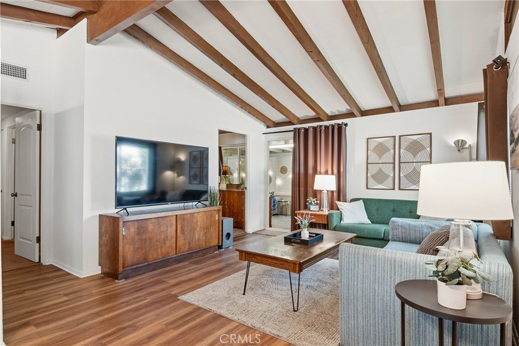 534 South Devon Road Orange, CA 92868 - Photo 8 of 31 Living Room