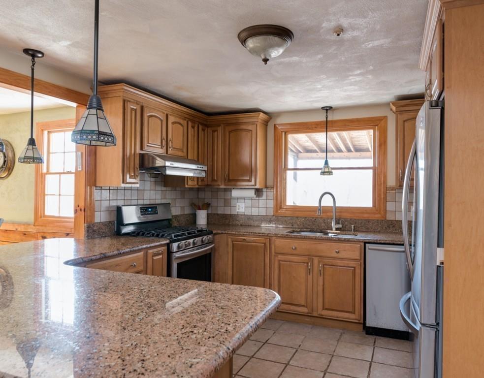 35 Flint Road Acton, MA 01720 - Photo 6 of 28 Gallery Image 6