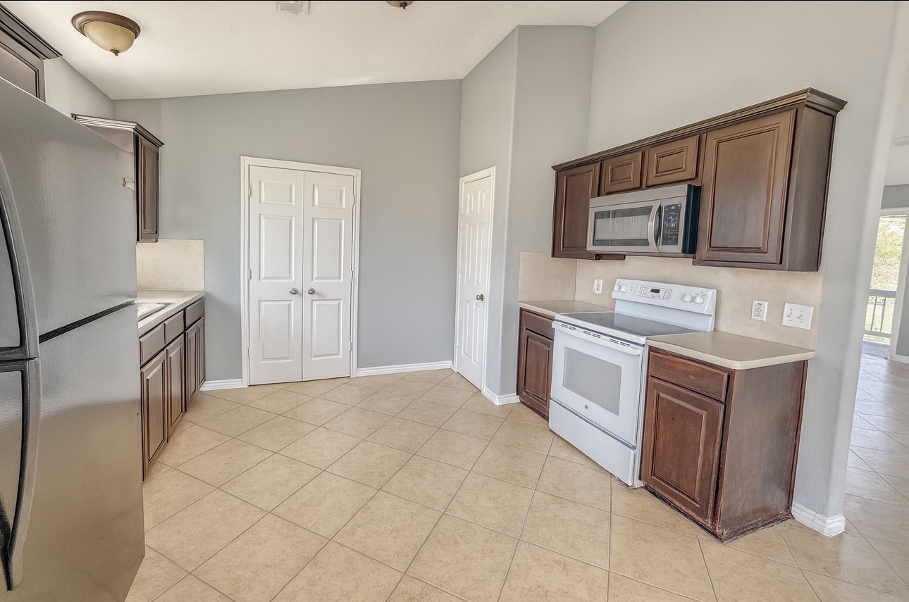 1040 Darst Road Beasley, TX 77417 - Photo 5 of 18