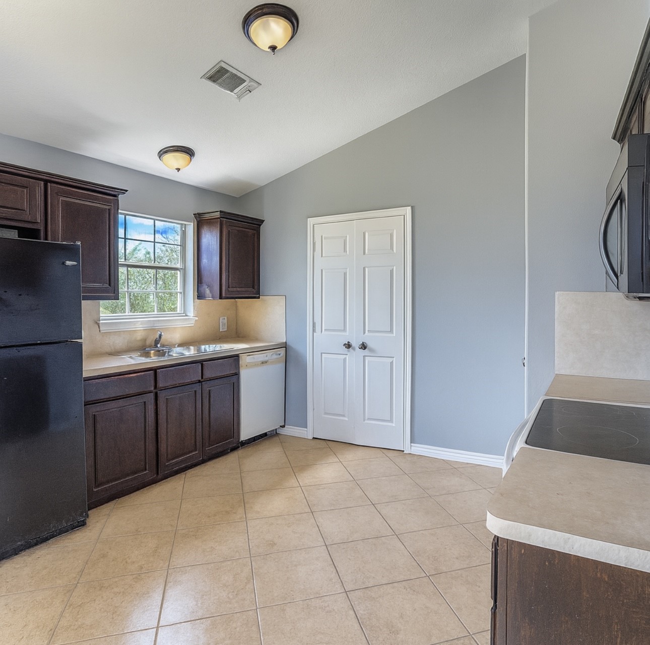 1040 Darst Road Beasley, TX 77417 - Photo 7 of 18