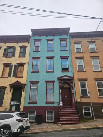 $1,850 | 32 1st Street, Unit 2, Albany, NY 12210