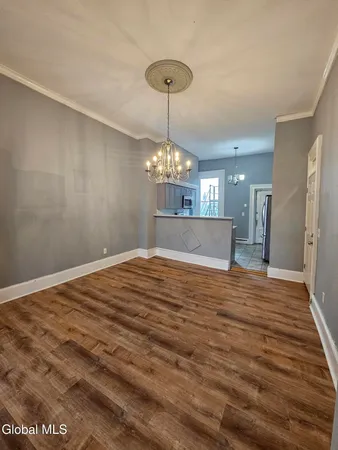 $1,850 | 32 1st Street, Unit 2, Albany, NY 12210