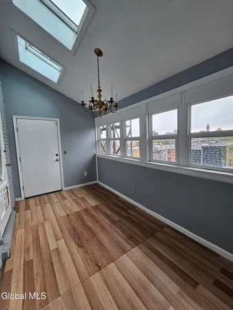 $1,850 | 32 1st Street, Unit 2, Albany, NY 12210