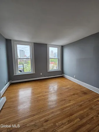 $1,850 | 32 1st Street, Unit 2, Albany, NY 12210