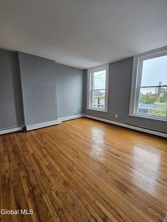 $1,850 | 32 1st Street, Unit 2, Albany, NY 12210