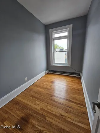 $1,850 | 32 1st Street, Unit 2, Albany, NY 12210