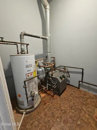 $1,850 | 32 1st Street, Unit 2, Albany, NY 12210