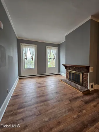$1,850 | 32 1st Street, Unit 2, Albany, NY 12210