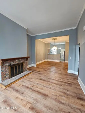 $1,850 | 32 1st Street, Unit 2, Albany, NY 12210