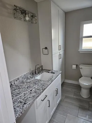 $1,750 | 2112 Courtney Street, Unit B, Austin, TX 78745