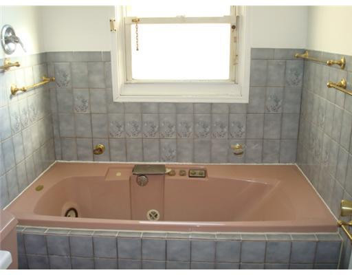 1104 North Maple Road Ann Arbor, MI 48103 - Photo 8 of 10 Photo 8