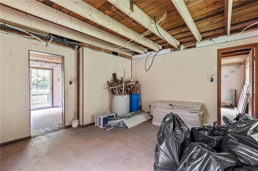 223 Whitestown Road Butler, PA 16001 - Photo 3 of 25