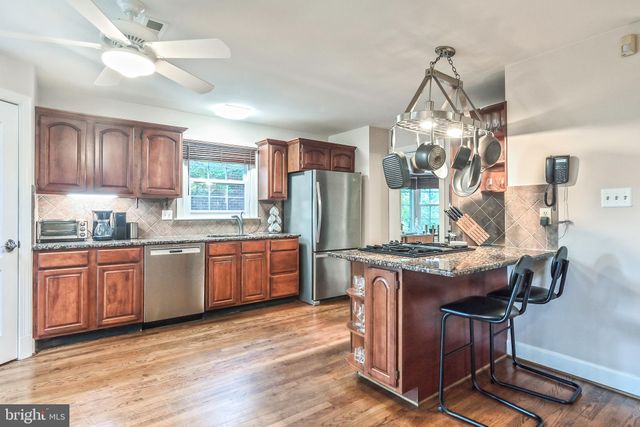 $910,000 | 8190 Madrillon Court, Vienna, VA 22182