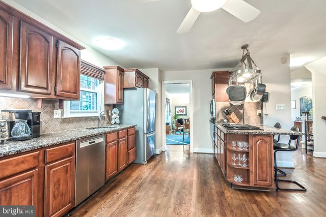 $910,000 | 8190 Madrillon Court, Vienna, VA 22182