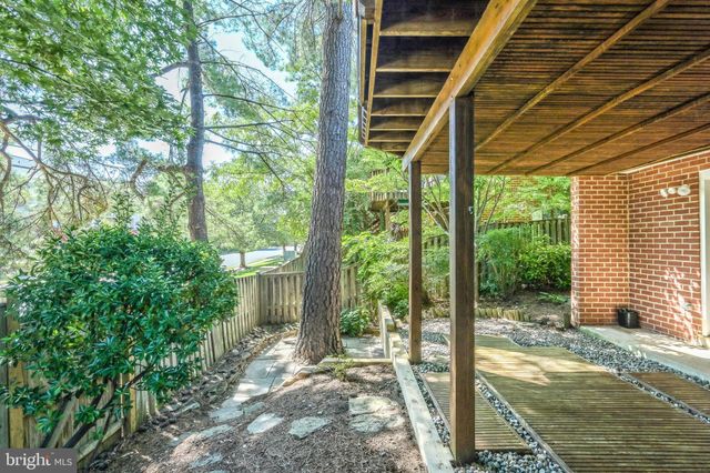 $910,000 | 8190 Madrillon Court, Vienna, VA 22182