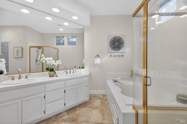 $1,275,000 | 10 Makena Court, Petaluma, CA 94954