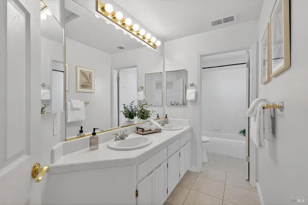 $1,275,000 | 10 Makena Court, Petaluma, CA 94954