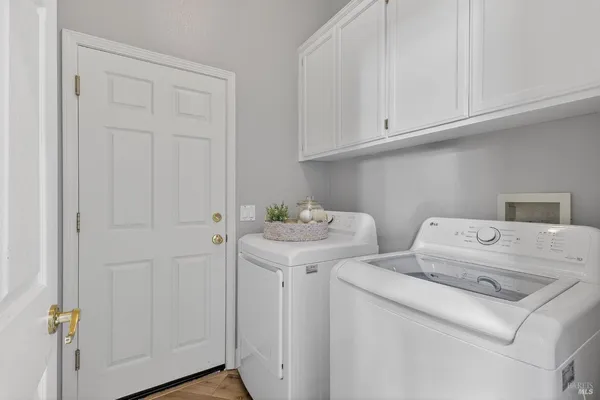 $1,275,000 | 10 Makena Court, Petaluma, CA 94954