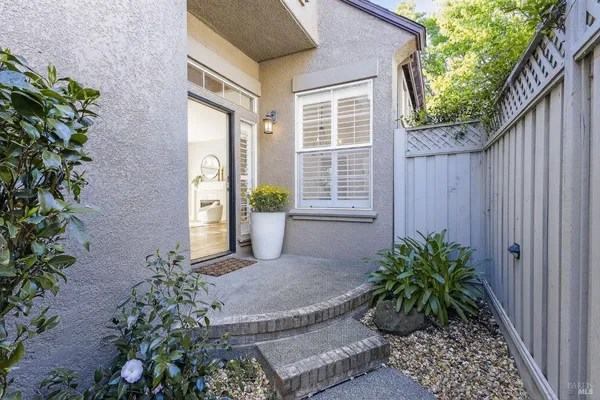 $1,275,000 | 10 Makena Court, Petaluma, CA 94954