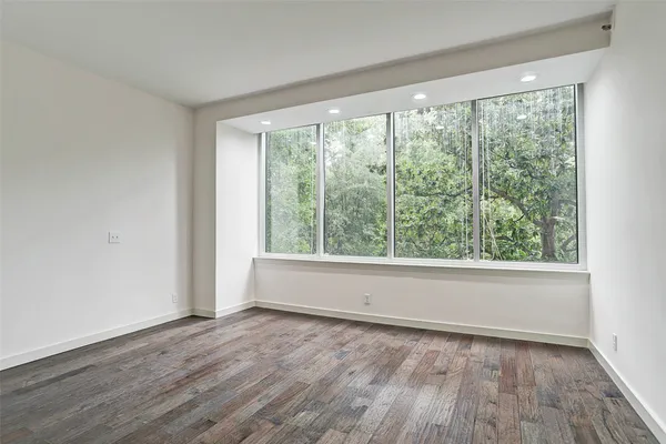 $8,000 | 121 North Post Oak Lane, Unit 205, Houston, TX 77024