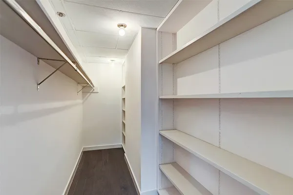 $8,000 | 121 North Post Oak Lane, Unit 205, Houston, TX 77024