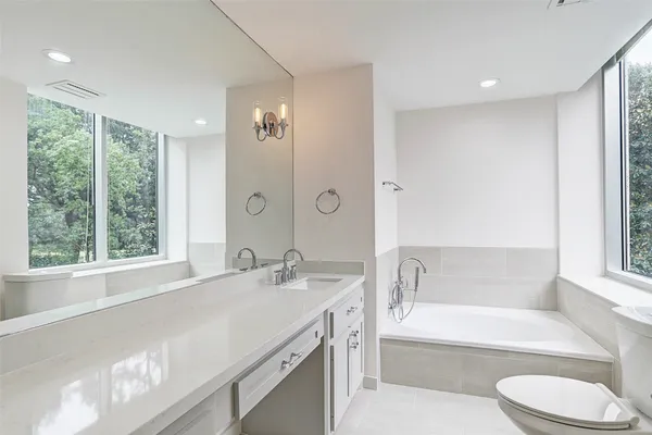 $8,000 | 121 North Post Oak Lane, Unit 205, Houston, TX 77024