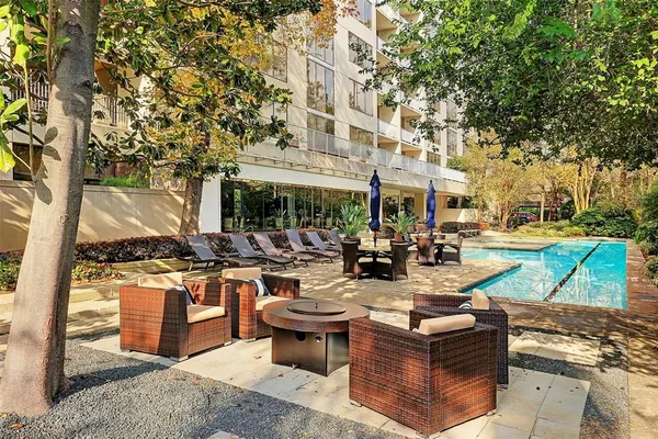 $8,000 | 121 North Post Oak Lane, Unit 205, Houston, TX 77024