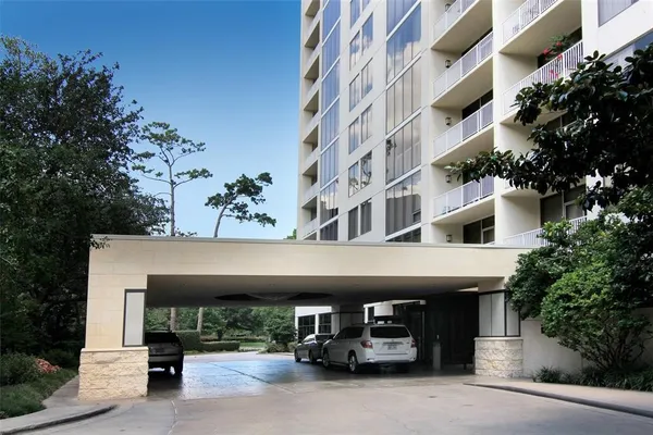 $8,000 | 121 North Post Oak Lane, Unit 205, Houston, TX 77024