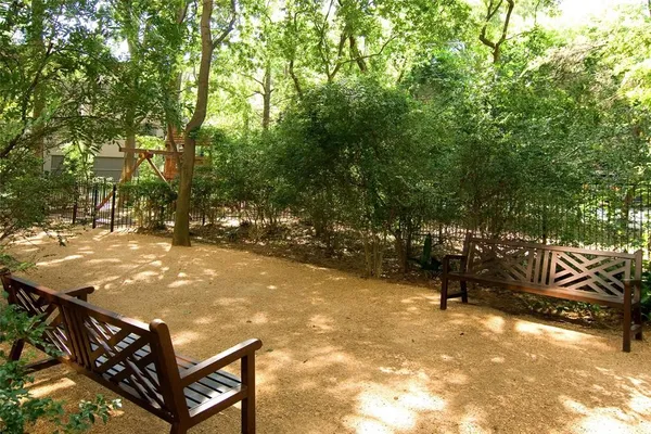 $8,000 | 121 North Post Oak Lane, Unit 205, Houston, TX 77024