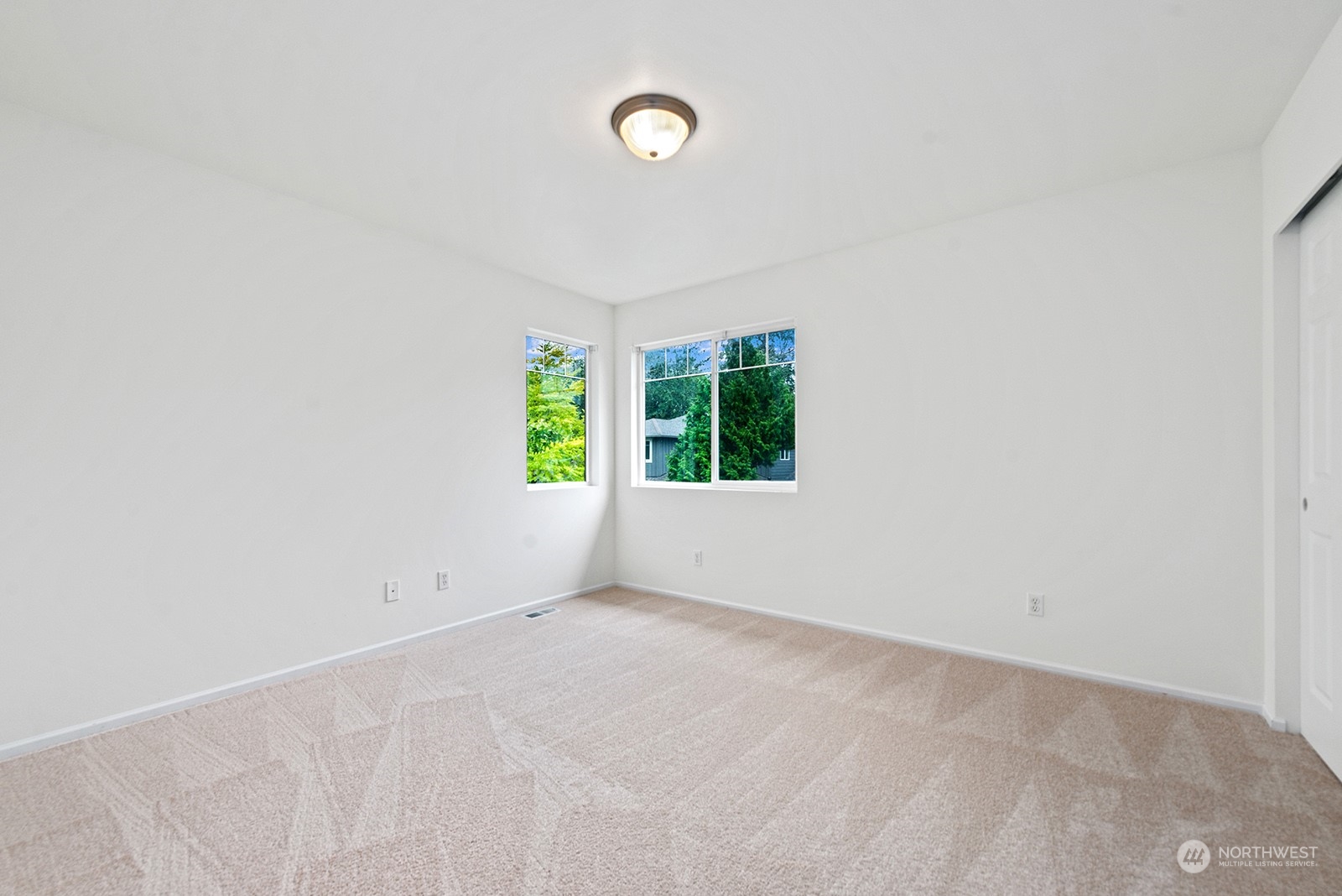 6003 Northeast 1st Court Renton, WA 98059 - Photo 26 of 40 Gallery Image 26
