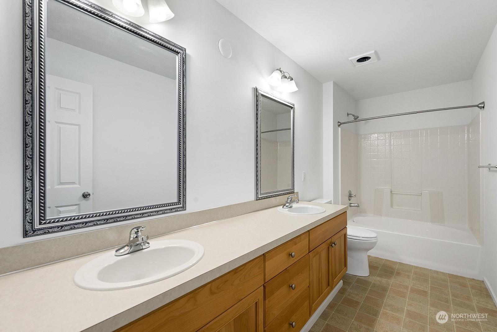 6003 Northeast 1st Court Renton, WA 98059 - Photo 28 of 40 Gallery Image 28