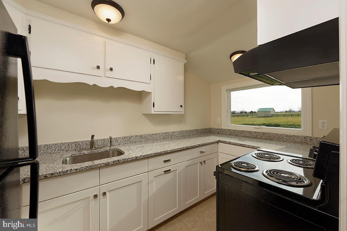 2083 Atoka Road Marshall, VA 20115 - Photo 11 of 21 Lovely granite counter tops