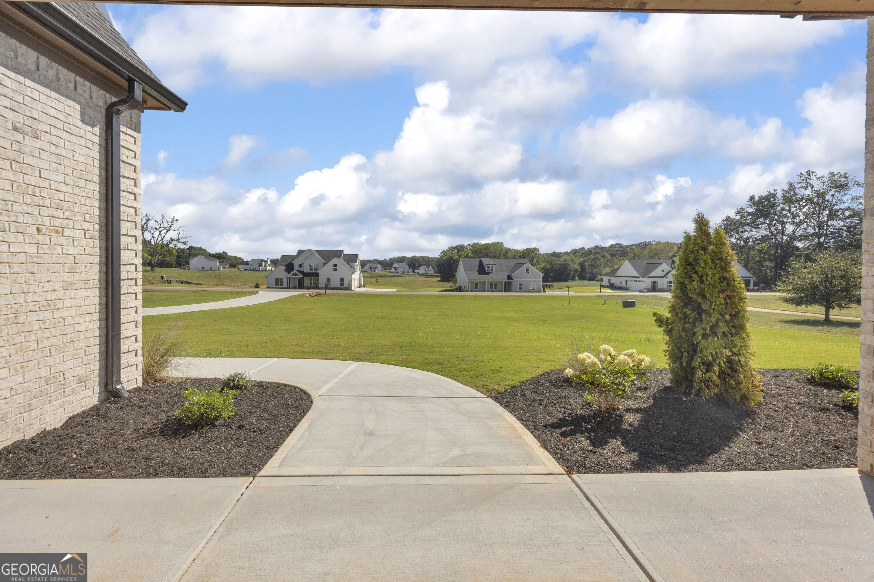 5340 Noah Road Cumming, GA 30041 - Photo 5 of 68 Gallery Image 5