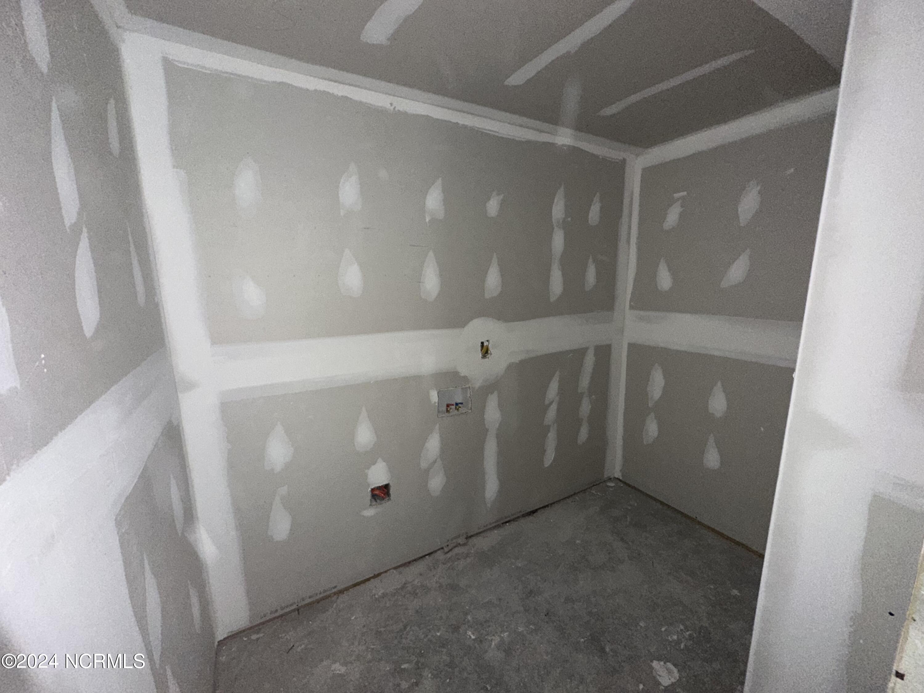 138 Shingle Brook Road New Bern, NC 28560 - Photo 17 of 18 MASTER CLOSET:LAUNDRY