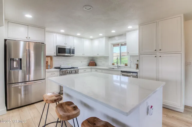 $585,000 | 240 Knoll Road, Yakima, WA 98908