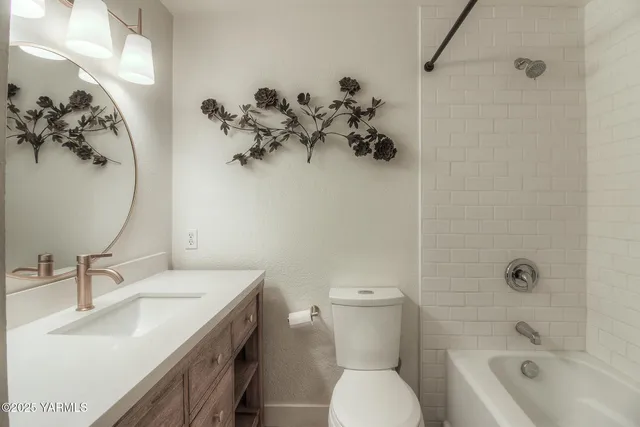 $585,000 | 240 Knoll Road, Yakima, WA 98908