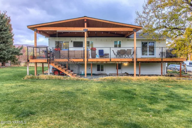 $585,000 | 240 Knoll Road, Yakima, WA 98908