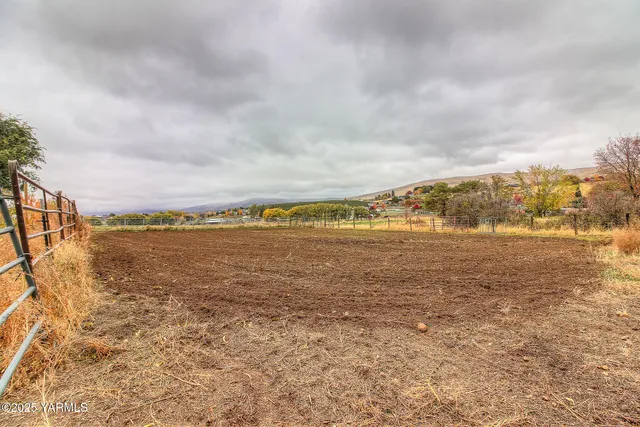 $585,000 | 240 Knoll Road, Yakima, WA 98908
