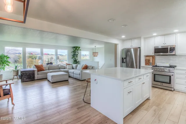 $585,000 | 240 Knoll Road, Yakima, WA 98908