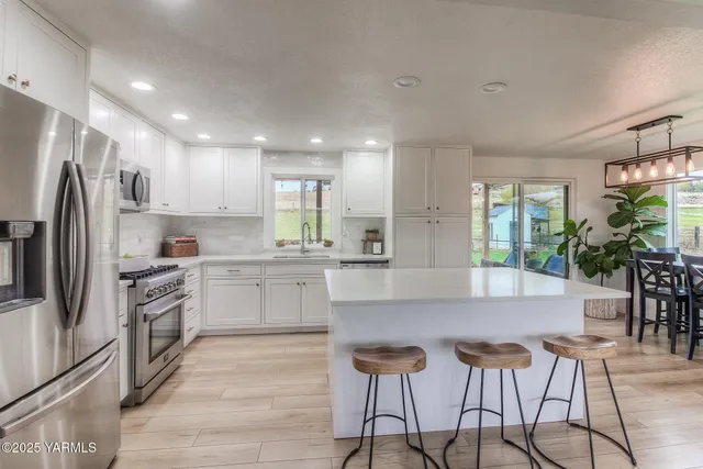 $585,000 | 240 Knoll Road, Yakima, WA 98908