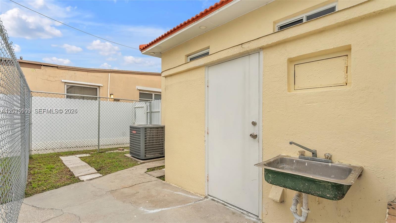 3375 Southwest 1st Street Miami, FL 33135 - Photo 38 of 57