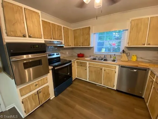 $1,650 | 2905 Fairfield Avenue, Greensboro, NC 27408