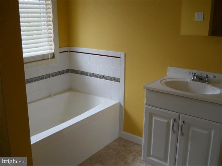 276 Sunset Road Runnemede, NJ 08007 - Photo 12 of 22