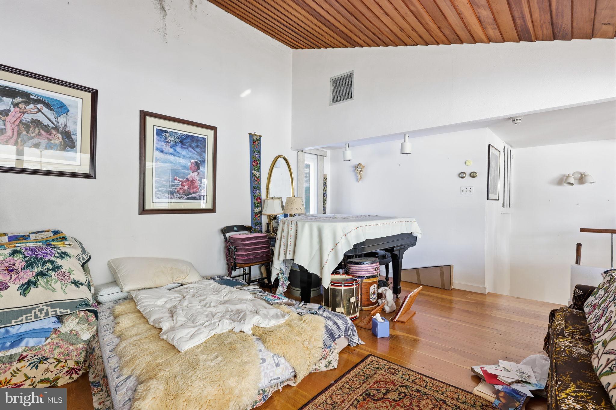 24 Old Limekiln Road Doylestown, PA 18901 - Photo 26 of 33 a bedroom with furniture and a table