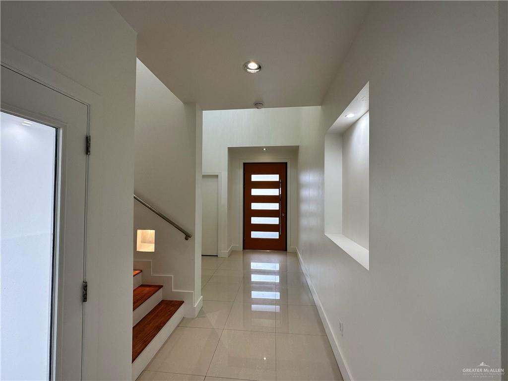 2312 South 43rd Street McAllen, TX 78503 - Photo 4 of 28