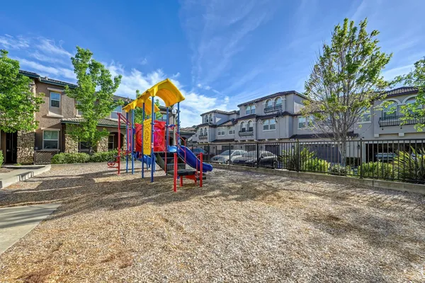 $429,000 | 2413 Las Palomas Loop, Unit 37, Lincoln, CA 95648